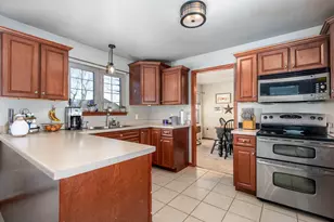 1239 Tower Dr, Ottawa, IL 61350 - Photo 3