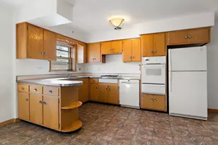 [Address not provided], Park Ridge, IL 60068 - Photo 5