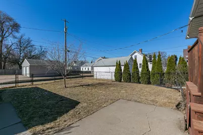 1734 N Howell Street, Davenport, IA 52804 - Photo 7