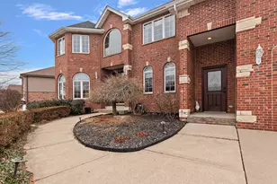 7832 Joliet Dr S, Tinley Park, IL 60477 - Photo 3