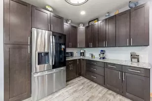 958 Campbell St, Joliet, IL 60435 - Photo 11