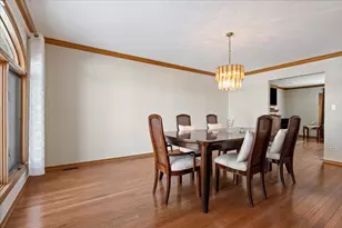 9111 Hawthorn Dr, Hickory Hills, IL 60457 - Photo 3