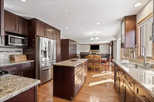 9111 Hawthorn Dr, Hickory Hills, IL 60457 - Photo 13