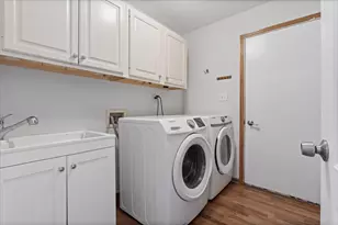 9111 Hawthorn Dr, Hickory Hills, IL 60457 - Photo 39