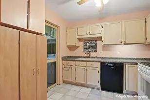 606 Waters Edge Dr, McHenry, IL 60050 - Photo 11