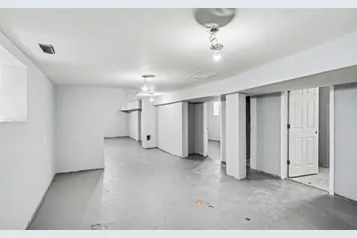 7815 S Merrill Avenue, Chicago, IL 60649 - Photo 15