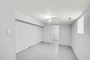 7815 S Merrill Ave, Chicago, IL 60649 - Photo 19