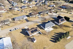 906 Warren St, Earlville, IL 60518 - Photo 25