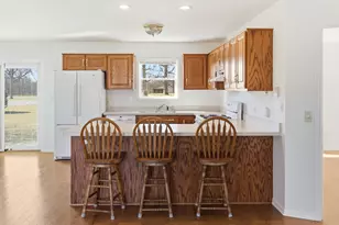 906 Warren St, Earlville, IL 60518 - Photo 5