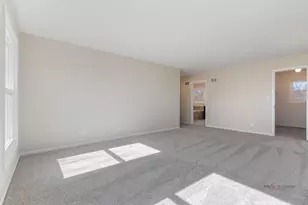 6785 W Creekside Dr, Long Grove, IL 60047 - Photo 25