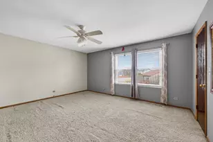 1254 Red Oak Ct, Elgin, IL 60120 - Photo 21