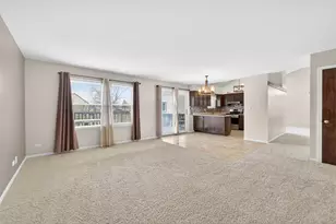 1254 Red Oak Ct, Elgin, IL 60120 - Photo 15