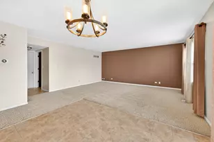 1254 Red Oak Ct, Elgin, IL 60120 - Photo 13