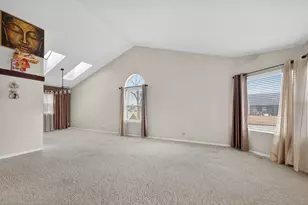 1254 Red Oak Ct, Elgin, IL 60120 - Photo 3