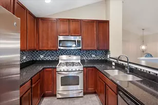 240 Devoe Dr, Oswego, IL 60543 - Photo 13