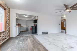 3203 S Bergman Dr, Holiday Hills, IL 60051 - Photo 7