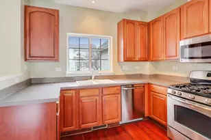 2427 Daybreak Ct, Elgin, IL 60123 - Photo 3