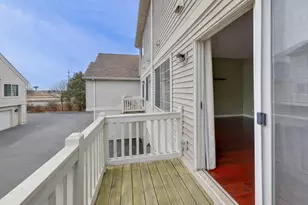 2427 Daybreak Ct, Elgin, IL 60123 - Photo 11