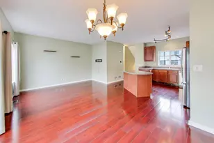 2427 Daybreak Ct, Elgin, IL 60123 - Photo 7