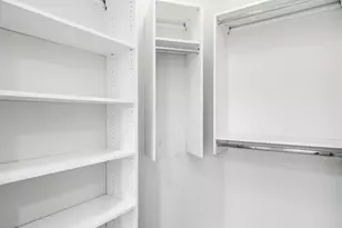 825 E 61st St, Chicago, IL 60637 - Photo 13