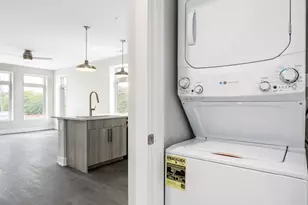 825 E 61st St, Chicago, IL 60637 - Photo 11