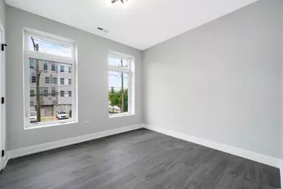 825 E 61st Street #401, Chicago, IL 60637 - Photo 9