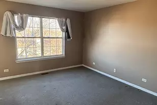 647 W Georgian Ct, Addison, IL 60101 - Photo 7