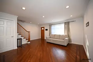 429 E Lincoln St, Mount Prospect, IL 60056 - Photo 3