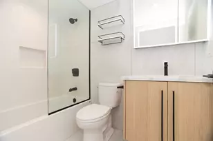 2042 W Irving Park Rd, Chicago, IL 60618 - Photo 11