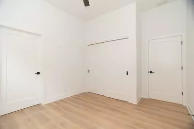 2042 W Irving Park Road #100, Chicago, IL 60618 - Photo 13