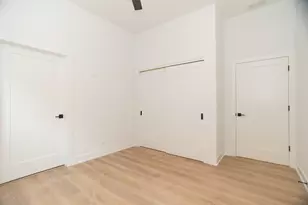 2042 W Irving Park Rd, Chicago, IL 60618 - Photo 13