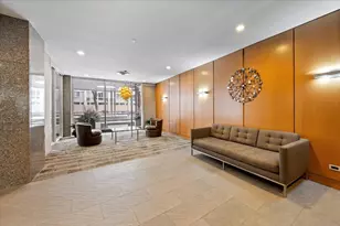 2930 N Sheridan Rd, Chicago, IL 60657 - Photo 3