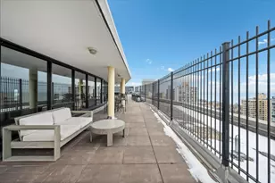 2930 N Sheridan Rd, Chicago, IL 60657 - Photo 23