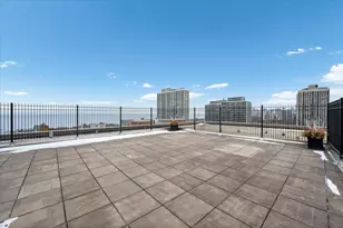 2930 N Sheridan Rd, Chicago, IL 60657 - Photo 21