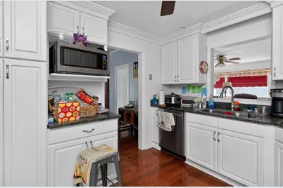 32W183 Glos Street, Wayne, IL 60184 - Photo 7