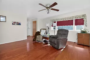 32W183 Glos St, Wayne, IL 60184 - Photo 13