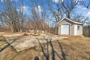 2880 Country Oak Ln, Morris, IL 60450 - Photo 9