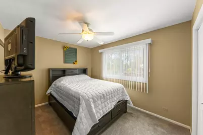 308 Plymouth Lane, Bloomingdale, IL 60108 - Photo 15