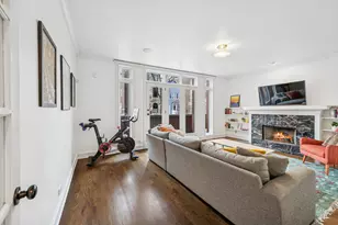 635 W Briar Pl, Chicago, IL 60657 - Photo 3