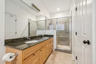 635 W Briar Pl, Chicago, IL 60657 - Photo 9