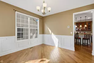 1190 Alpine Ln, Elgin, IL 60120 - Photo 7