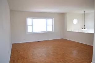 7040 Meadowbrook Ln, Hanover Park, IL 60133 - Photo 7