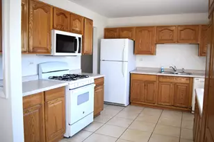 7040 Meadowbrook Ln, Hanover Park, IL 60133 - Photo 3