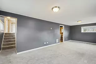 860 Olive St, Hoffman Estates, IL 60169 - Photo 15