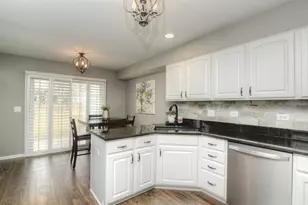 9532 Lenox Ln, Lakewood, IL 60014 - Photo 11