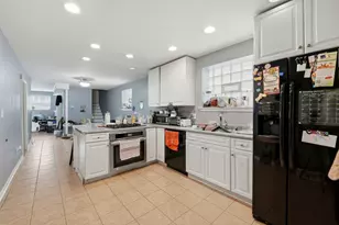 4428 N Tripp Ave, Chicago, IL 60630 - Photo 3