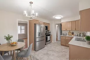 346 Mitchell Dr, Grayslake, IL 60030 - Photo 3