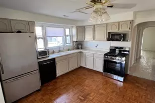 303 N Elmwood Ave, Wood Dale, IL 60191 - Photo 5
