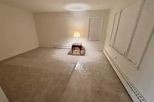 303 N Elmwood Ave, Wood Dale, IL 60191 - Photo 3