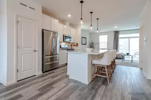 2011 Sequoia Ave, Mundelein, IL 60060 - Photo 11